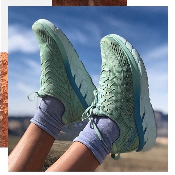 Outdoor Voices X Hoka One One Sneaker 